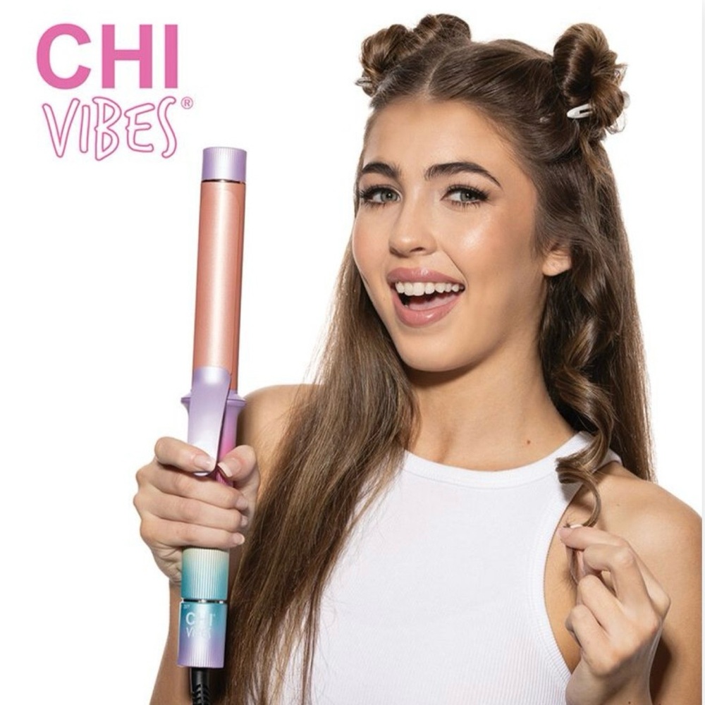 CHI Vibes "You Go Curl" 1.25 Inch Curling Iron - Picture 4 of 6